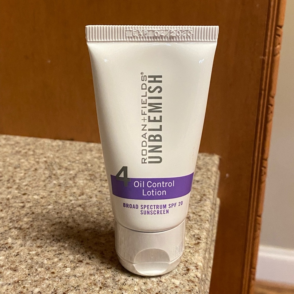 Rodan and Fields Unblemish Oil control lotion